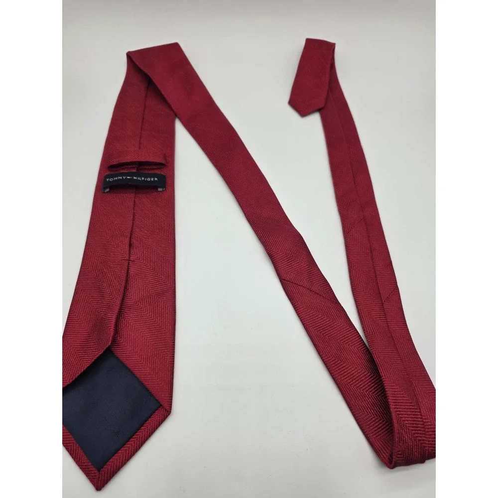 Tommy Hilfiger 100% Silk Necktie Red Tie 57